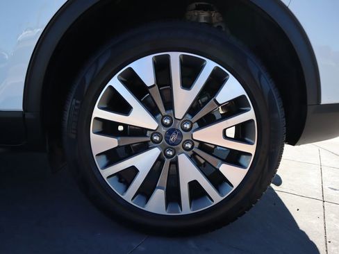 Used 2020 Ford Escape Titanium image 32