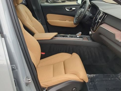Certified 2025 Volvo XC60 B5 Ultra AWD/4WD image 20