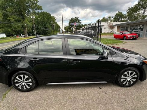 Used 2020 Toyota Corolla LE FWD image 4