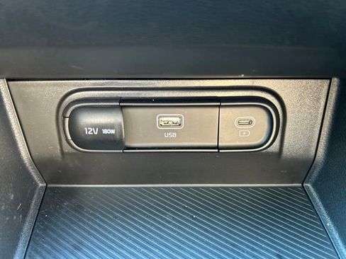 Used 2025 Kia Sportage LX image 24