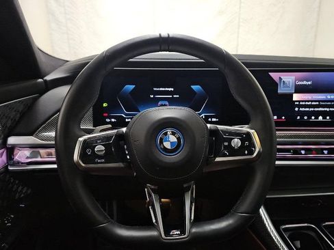 Used 2023 BMW i7 xDrive60 AWD/4WD image 3