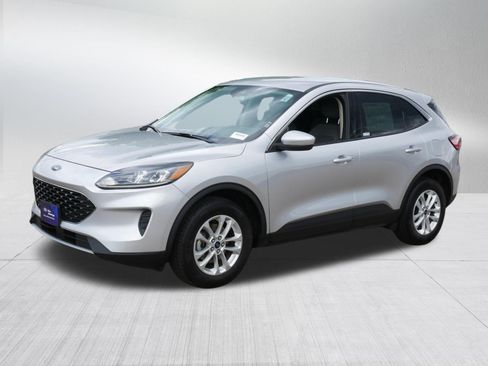 Certified 2020 Ford Escape SE AWD/4WD image 3