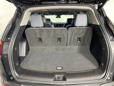 Used 2020 Buick Enclave Premium w/ Sun and Sites Package image 17