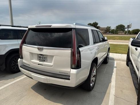 Used 2020 Cadillac Escalade Platinum AWD/4WD image 8