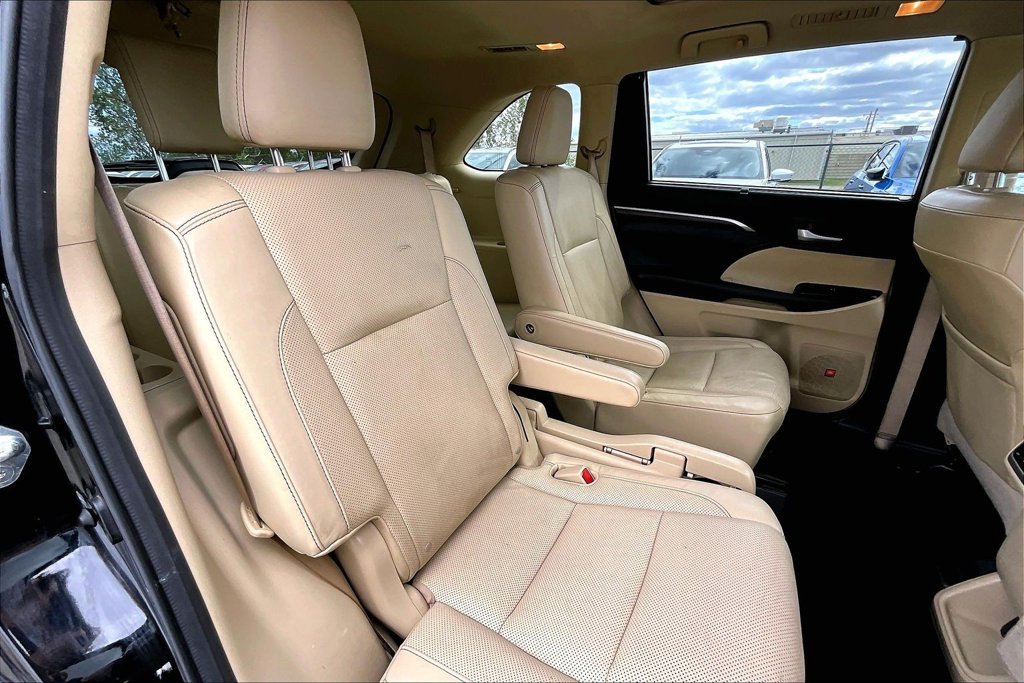 Used 2015 Toyota Highlander Limited Platinum AWD/4WD image 37