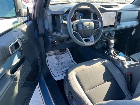 New 2025 Ford Bronco Base image 6