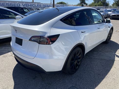 Used 2023 Tesla Model Y Long Range image 9