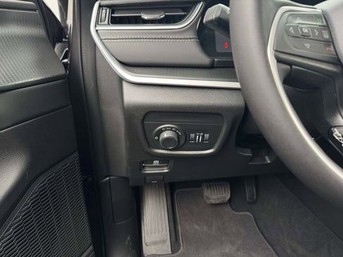 New 2025 Jeep Grand Cherokee Laredo X image 19