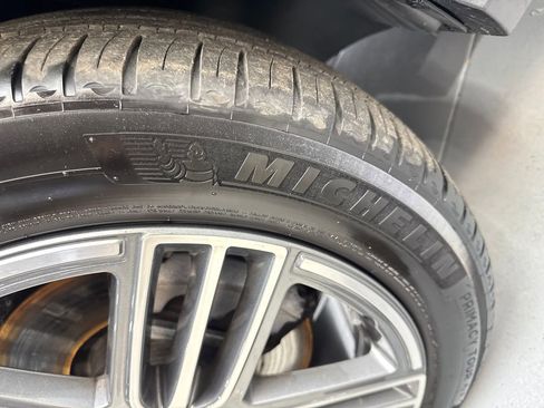 Used 2025 Mercedes-Benz GLS 450 4MATIC image 91