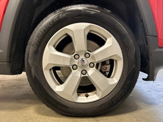 Used 2018 Jeep Compass Latitude AWD/4WD image 11