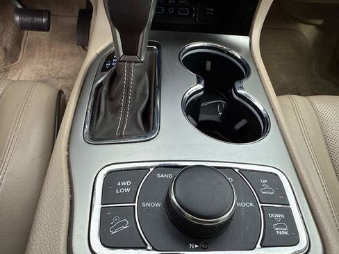 Used 2018 Jeep Grand Cherokee Overland image 29