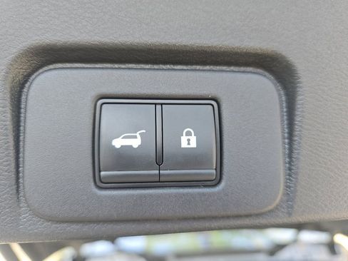 Used 2023 Nissan Rogue SV w/ SV Premium B Package AWD/4WD image 19