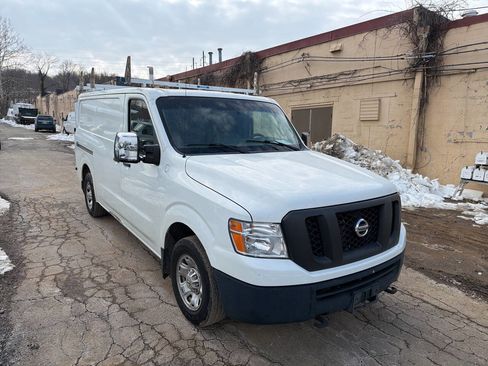 Used 2014 Nissan NV 2500 SV image 13