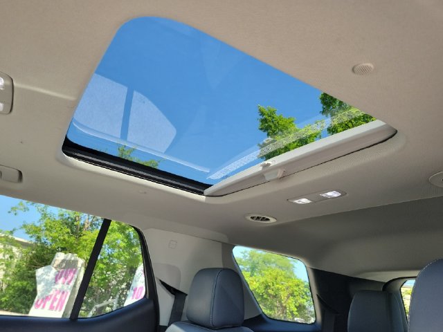 Used 2020 Chevrolet Traverse Premier FWD image 13