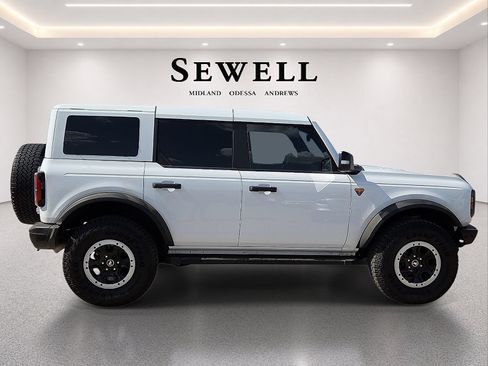 Used 2025 Ford Bronco Badlands AWD/4WD image 5