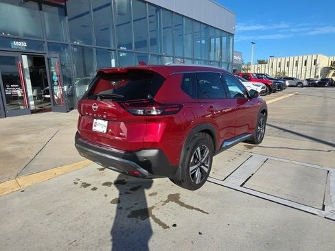 Used 2023 Nissan Rogue SL w/ SL Premium Package image 5