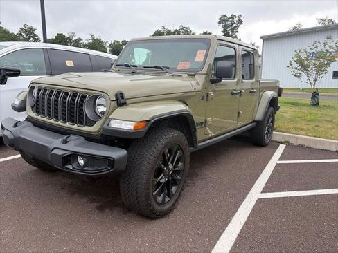 Certified 2025 Jeep Gladiator Sport AWD/4WD image 3