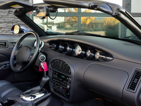 Used 2001 Chrysler Prowler image 33