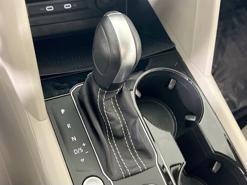 Used 2023 Volkswagen Atlas SE image 16