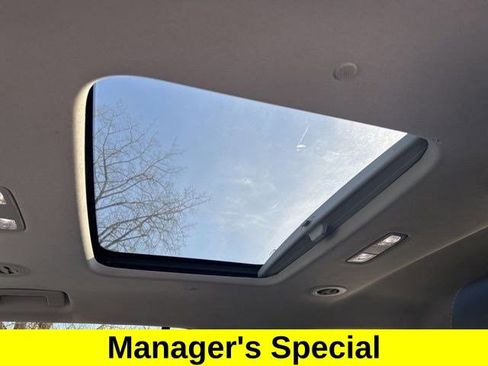 Used 2021 Chevrolet Traverse RS image 42