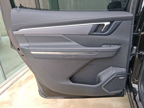 Used 2025 Buick Enclave Sport Touring w/ Power Package image 20