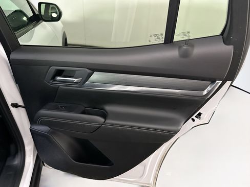 Used 2025 GMC Terrain Elevation image 29