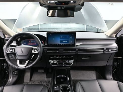 Used 2024 Lincoln Corsair AWD image 24