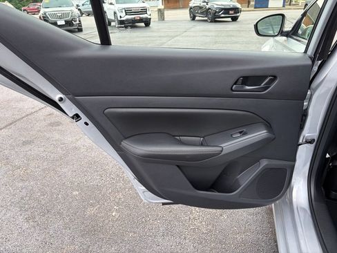 Used 2025 Nissan Altima 2.5 SV FWD image 15