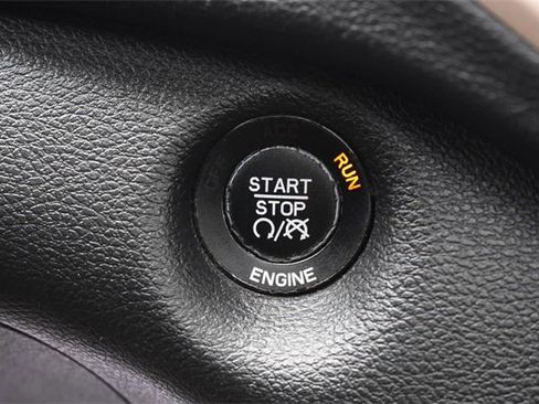 Used 2015 Jeep Cherokee Limited image 25