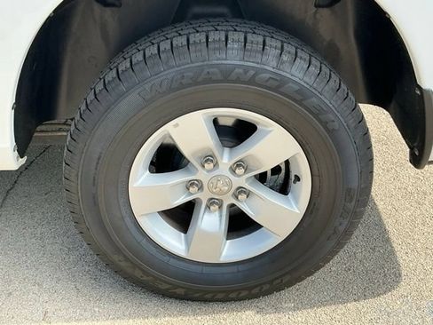 Used 2021 RAM 1500 Classic SLT AWD/4WD image 5