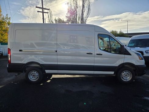 New 2026 Ford Transit 250 148 Medium Roof RWD image 4