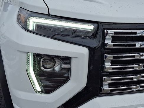 New 2026 GMC Canyon Denali image 10