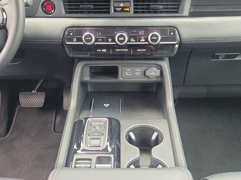 Certified 2025 Honda Pilot EX-L image 6