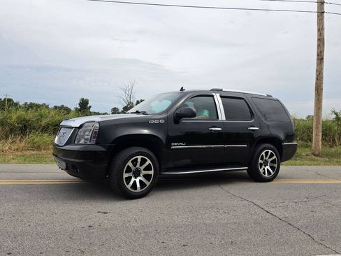 Used 2013 GMC Yukon Denali AWD/4WD image 2