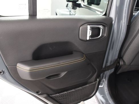 Used 2025 Jeep Wrangler Unlimited Sahara AWD/4WD image 25