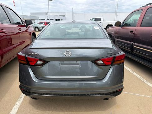 Used 2021 Nissan Altima 2.5 SR FWD image 5