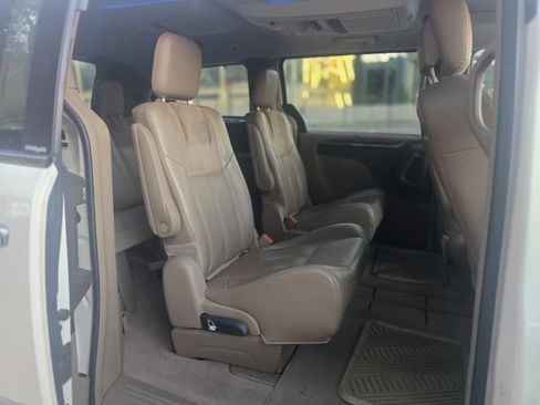 Used 2012 Chrysler Town & Country Limited w/ Luxury Group FWD image 27