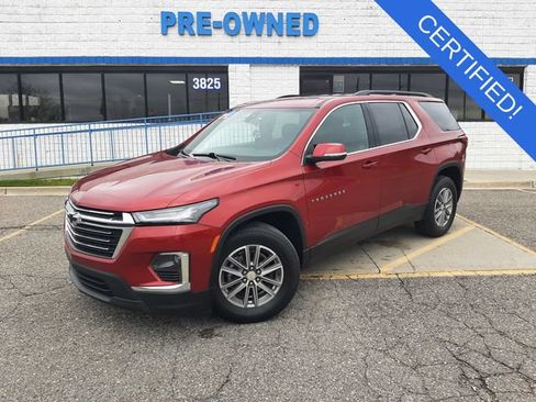 Certified 2022 Chevrolet Traverse LT FWD image 1