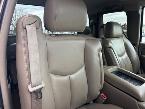 Used 2004 Chevrolet Silverado 3500 2WD Extended Cab w/ Heavy-Duty Power Package image 13