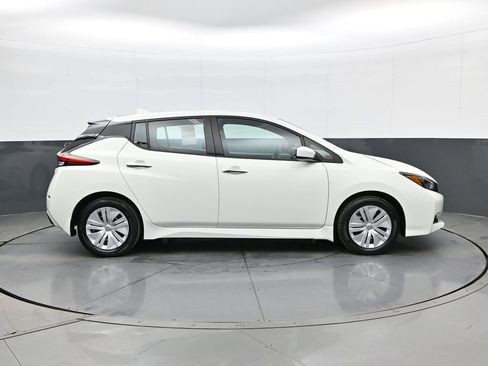 Used 2023 Nissan Leaf S image 4