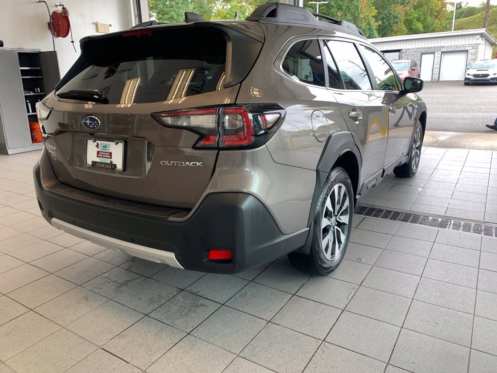 Certified 2024 Subaru Outback Limited AWD/4WD image 18