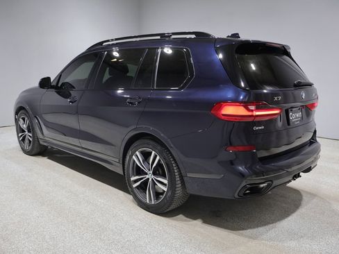 Used 2021 BMW X7 M50i image 5