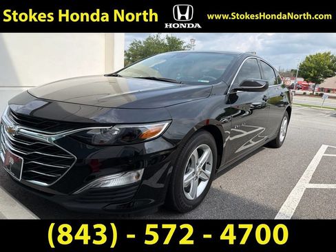 Used 2025 Chevrolet Malibu LS FWD image 1
