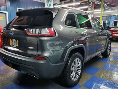 Used 2019 Jeep Cherokee Latitude Plus w/ Cold Weather Group image 3