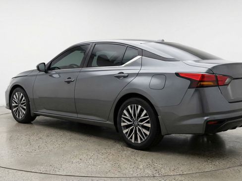 Used 2025 Nissan Altima 2.5 SV image 6