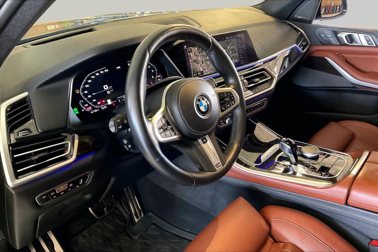 Used 2019 BMW X5 xDrive50i w/ M Sport Package AWD/4WD image 16
