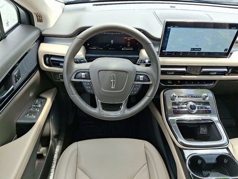 Certified 2023 Lincoln Nautilus AWD w/ Premium Package image 11
