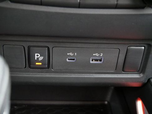 Used 2024 Nissan Frontier PRO-4X w/ Technology Package image 41