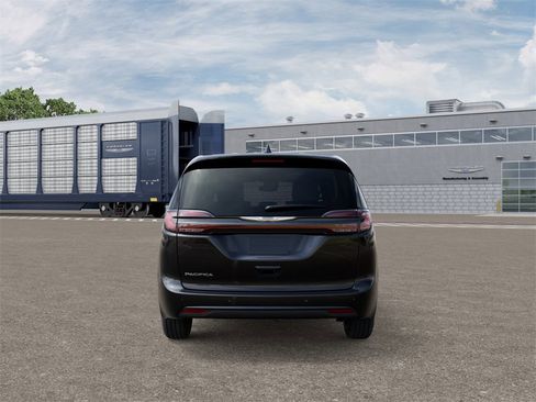 New 2026 Chrysler Pacifica Select w/ S Appearance Package image 7