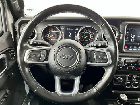 Used 2022 Jeep Wrangler Unlimited Sahara w/ Cold Weather Group AWD/4WD image 16